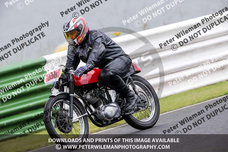 Vintage motorcycle club;eventdigitalimages;mallory park;mallory park trackday photographs;no limits trackdays;peter wileman photography;trackday digital images;trackday photos;vmcc festival 1000 bikes photographs